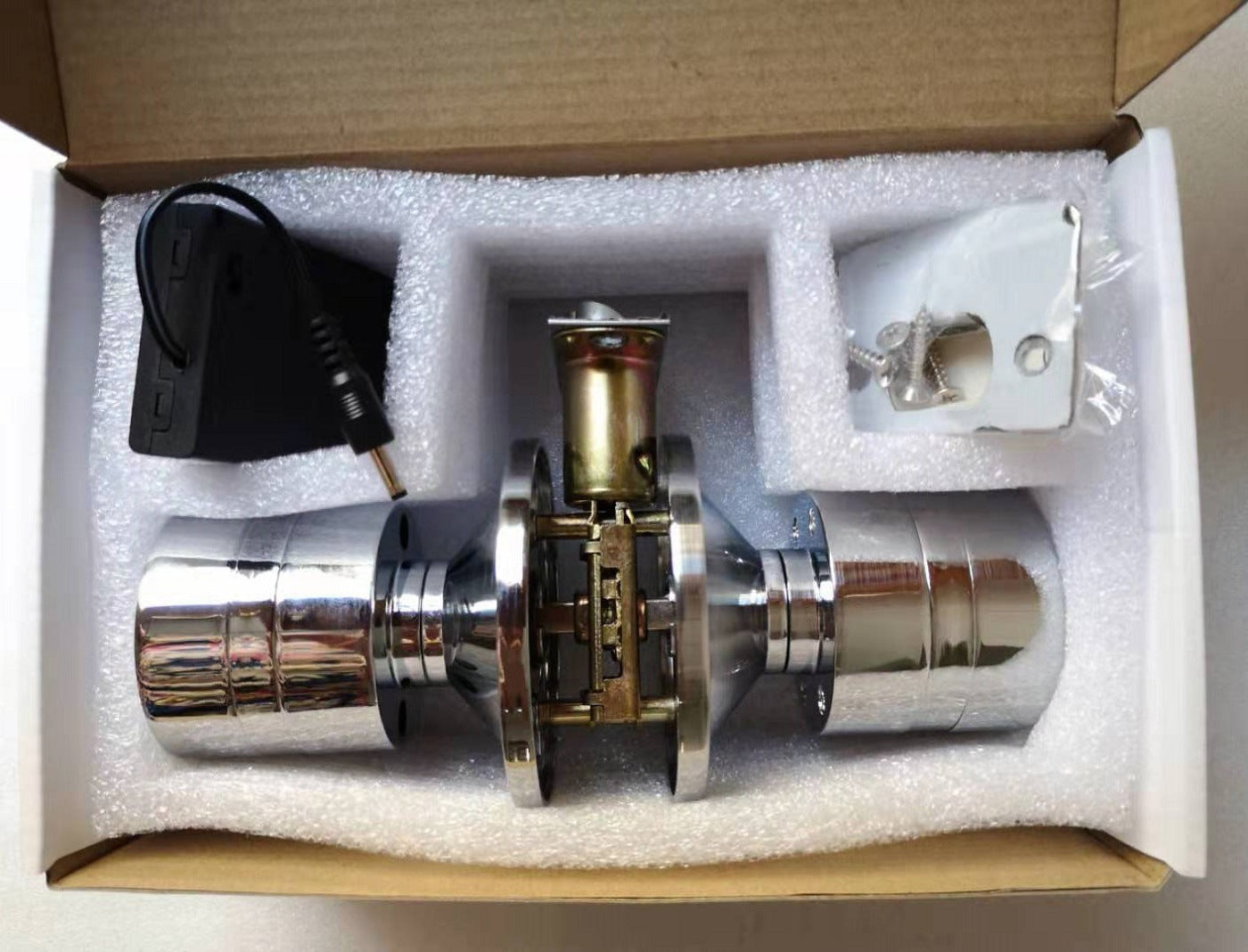 Replaceable spherical electronic code lock