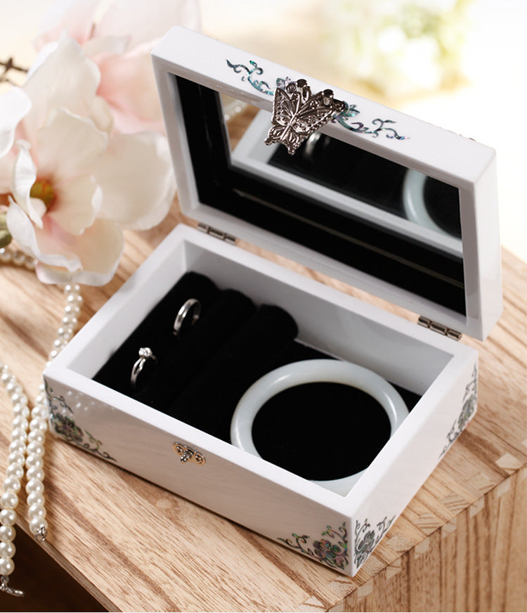 White wooden watch accessories